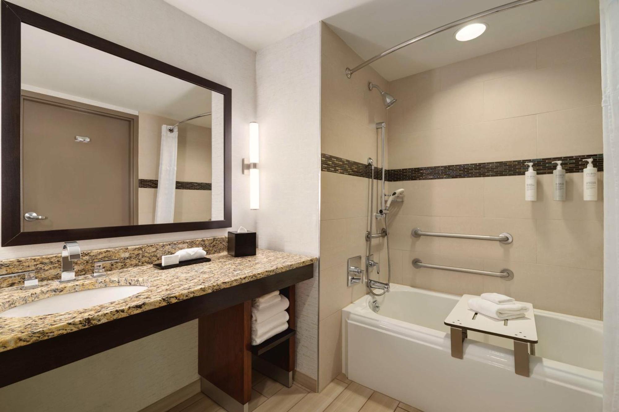 Embassy Suites Chattanooga Hamilton Place Экстерьер фото