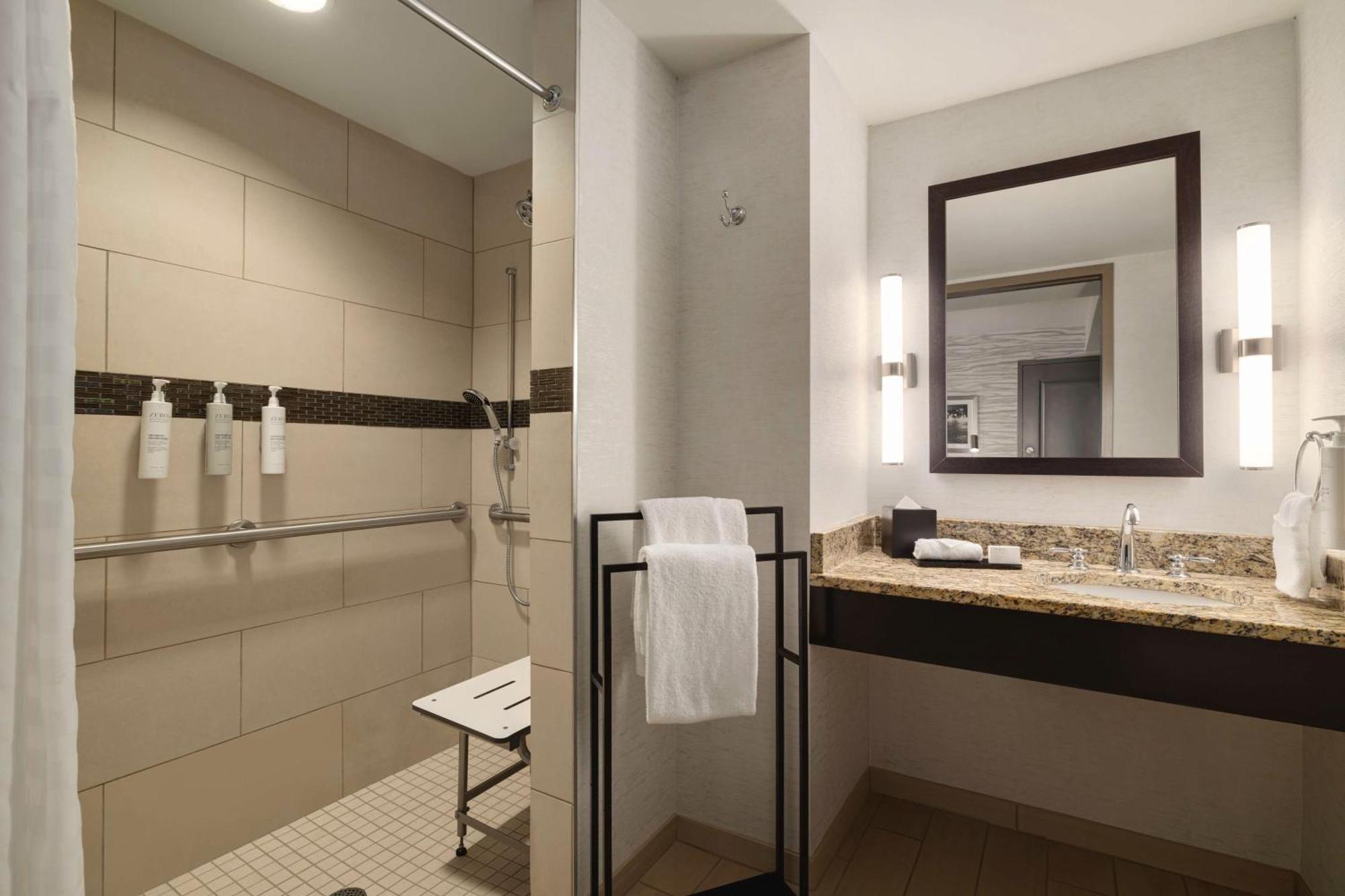 Embassy Suites Chattanooga Hamilton Place Экстерьер фото