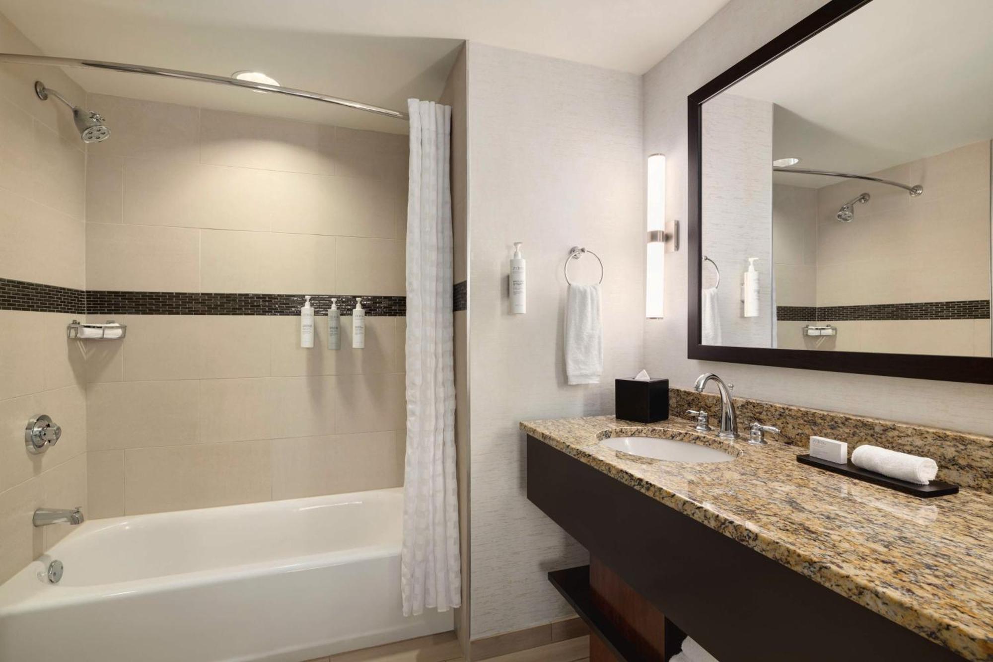 Embassy Suites Chattanooga Hamilton Place Экстерьер фото
